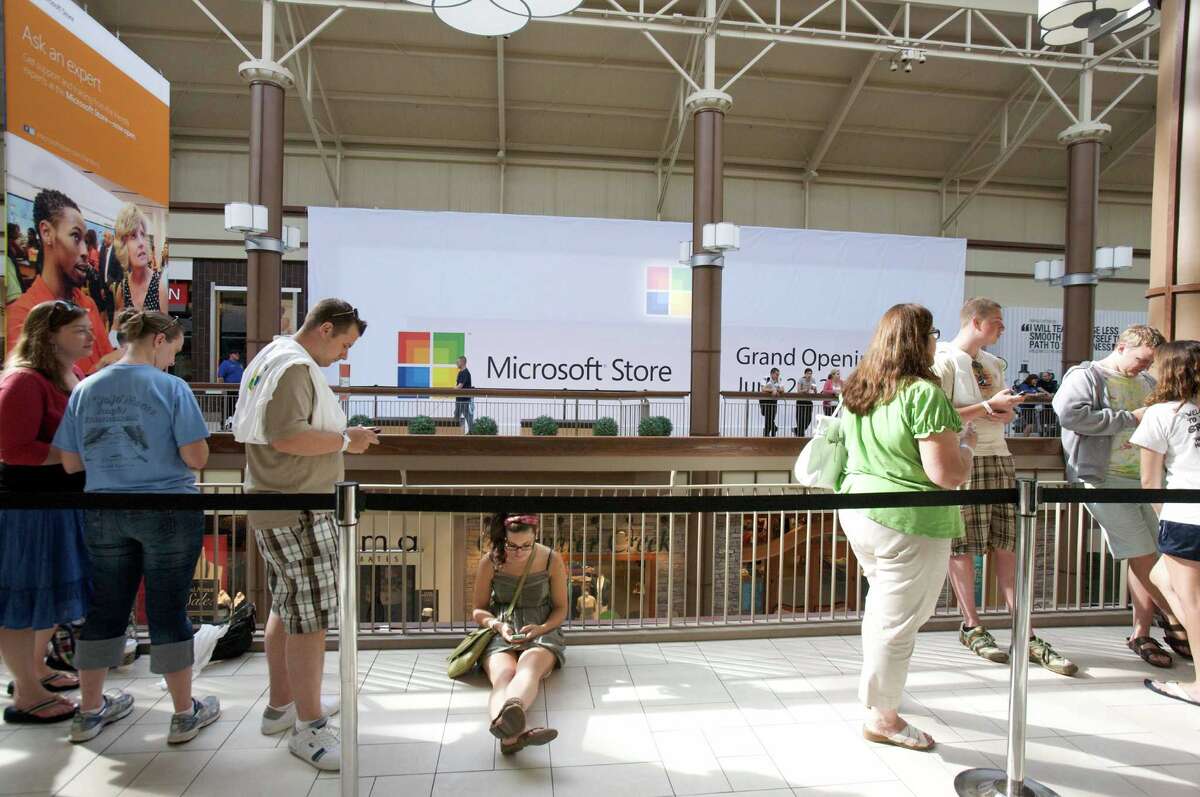 Microsoft Store opens at Danbury Fair