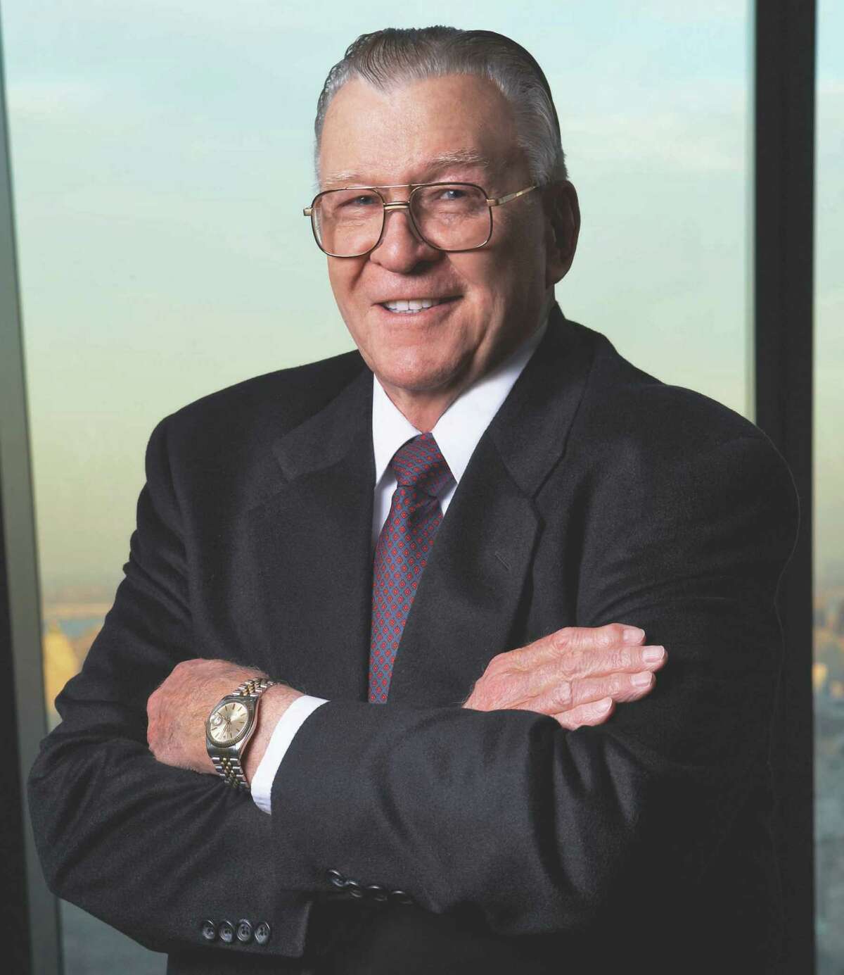 George R. Hearst Jr. had a long career as a newspaper, real estate and corporate executive.