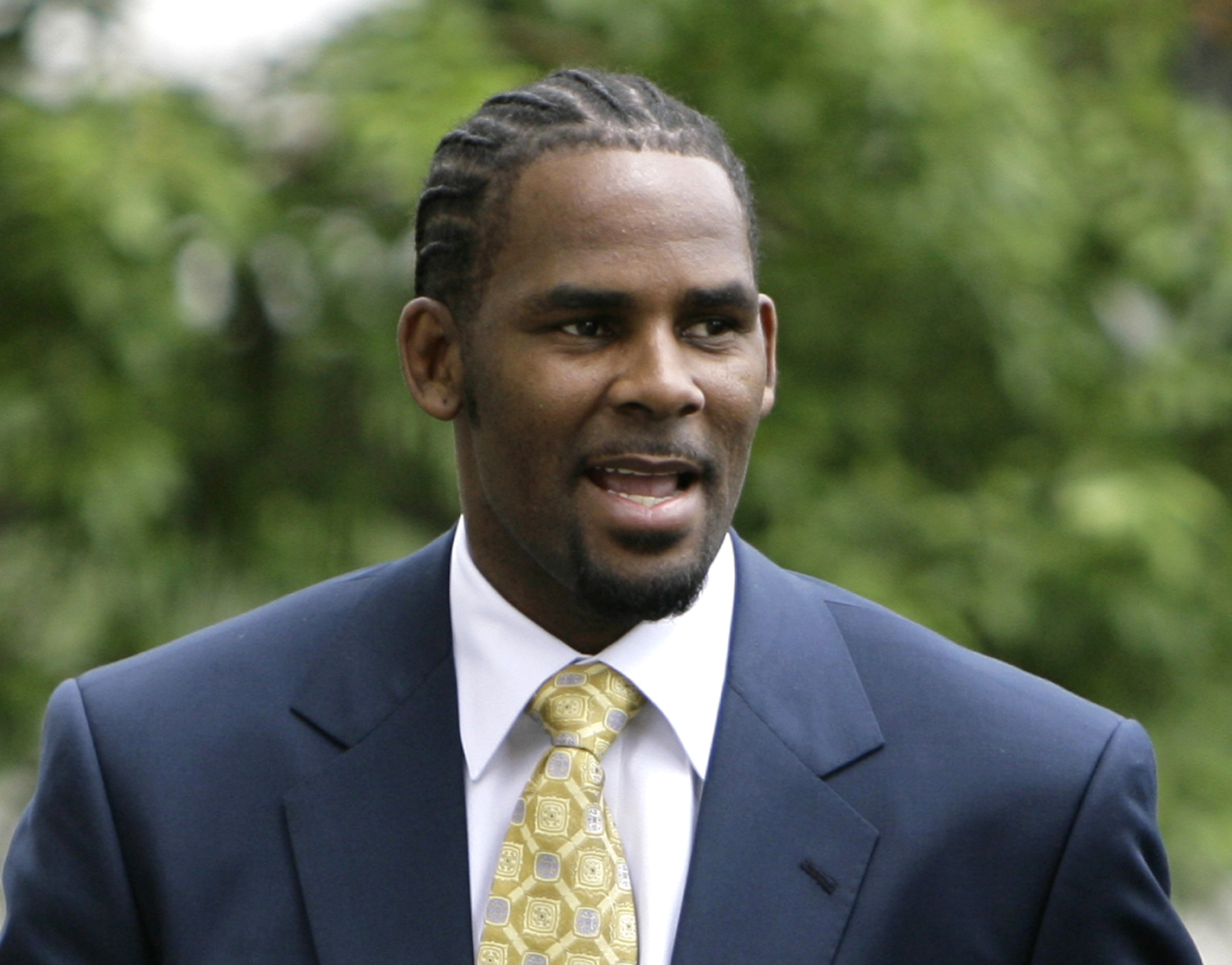 R Kelly sick, missing promos for new album, book