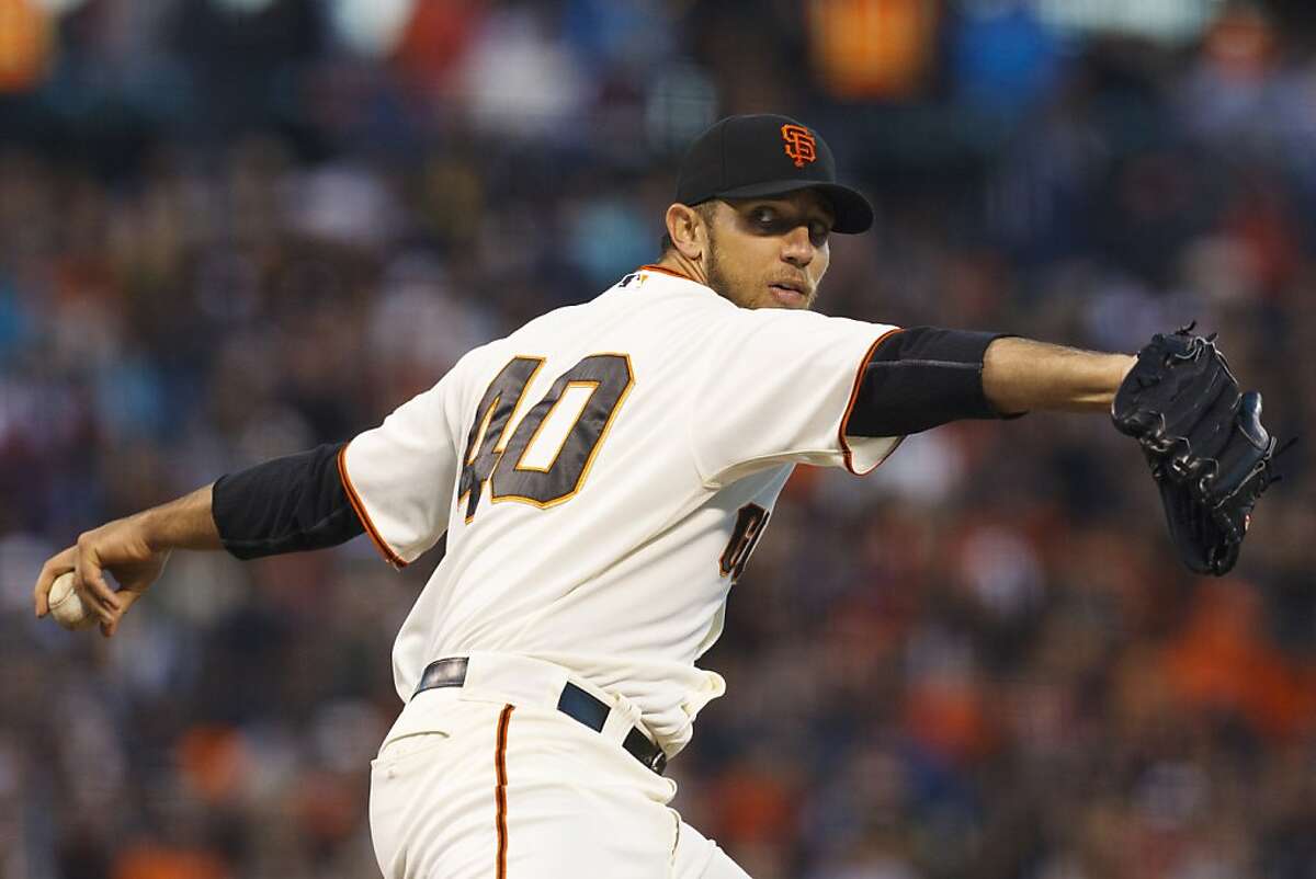 Giants beat Reds 5-0; shutout streak at 36 innings