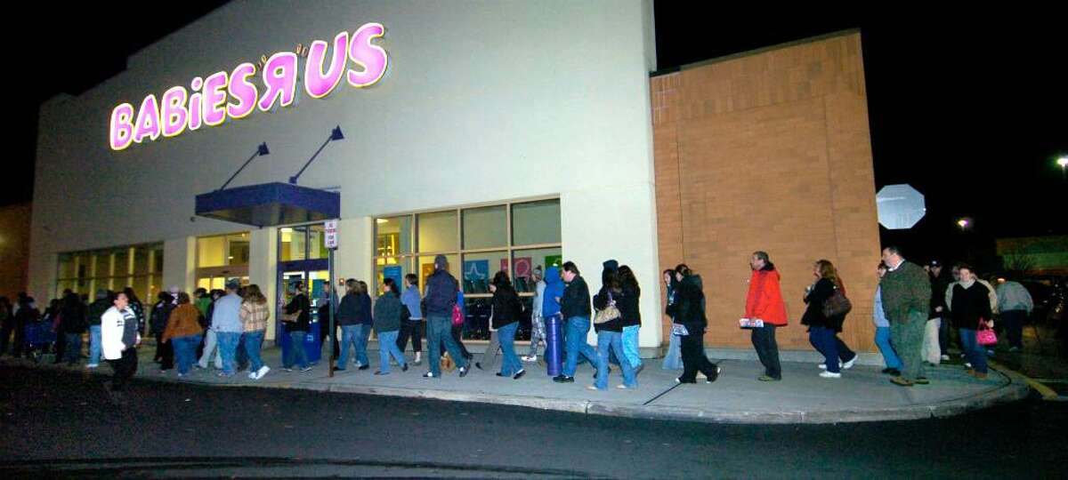 Toys "R" Us U.S. locations: 866Thanksgiving hours: open 30 hours starting at 5p.m.Source: 24/7 Wall St.