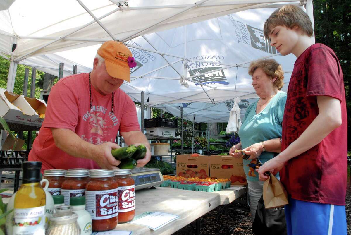 Guide to summer farmers markets in Southwestern CT