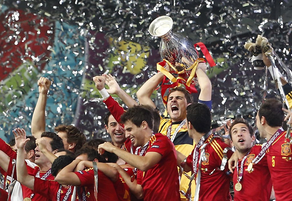 Spain crushes Italy in 40 Euro Cup finals victory