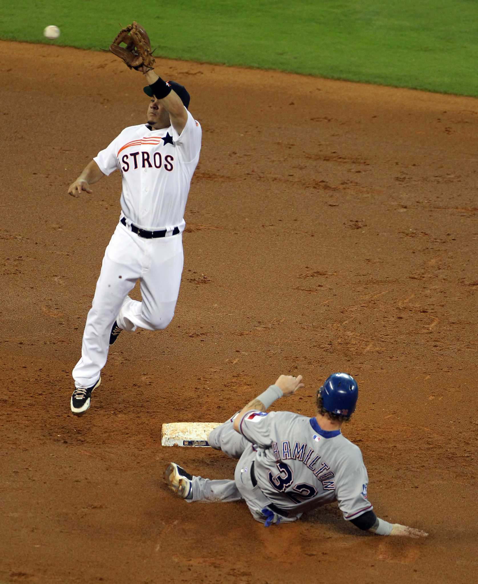 Rangers SS Andrus in much different spot with Beltre retired