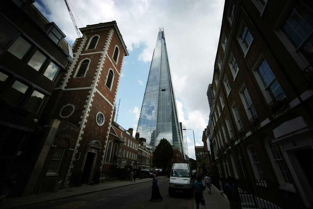 Tower over. London небоскребы. 435 Метров.