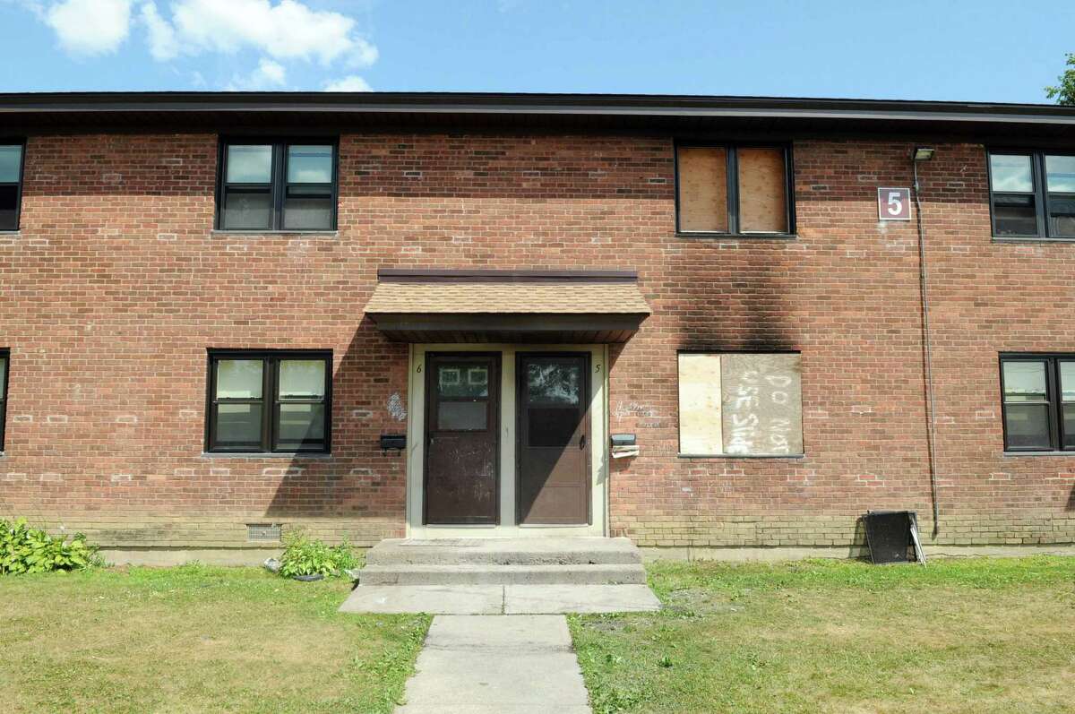 Woman rescues baby from Troy apartment fire