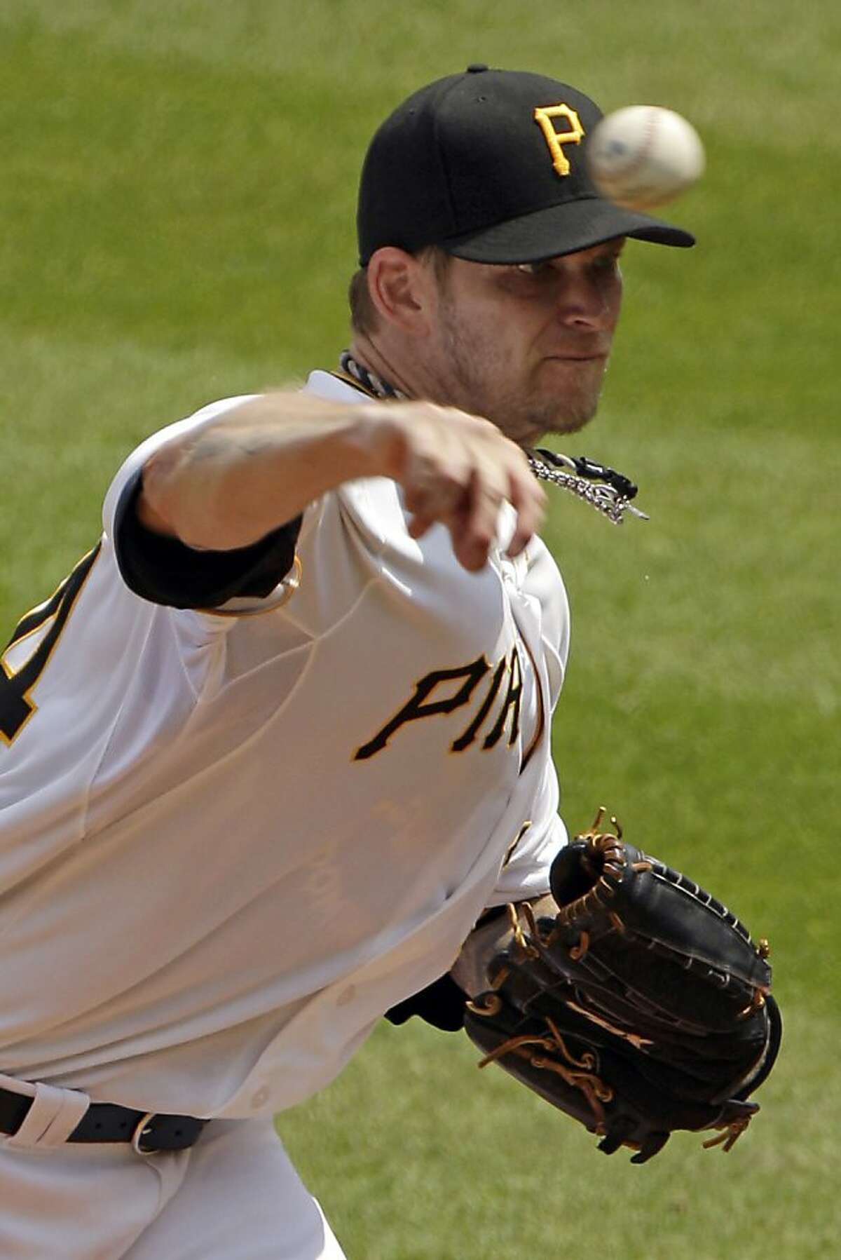 Lincecum Struggles Again As Pirates Rip Giants