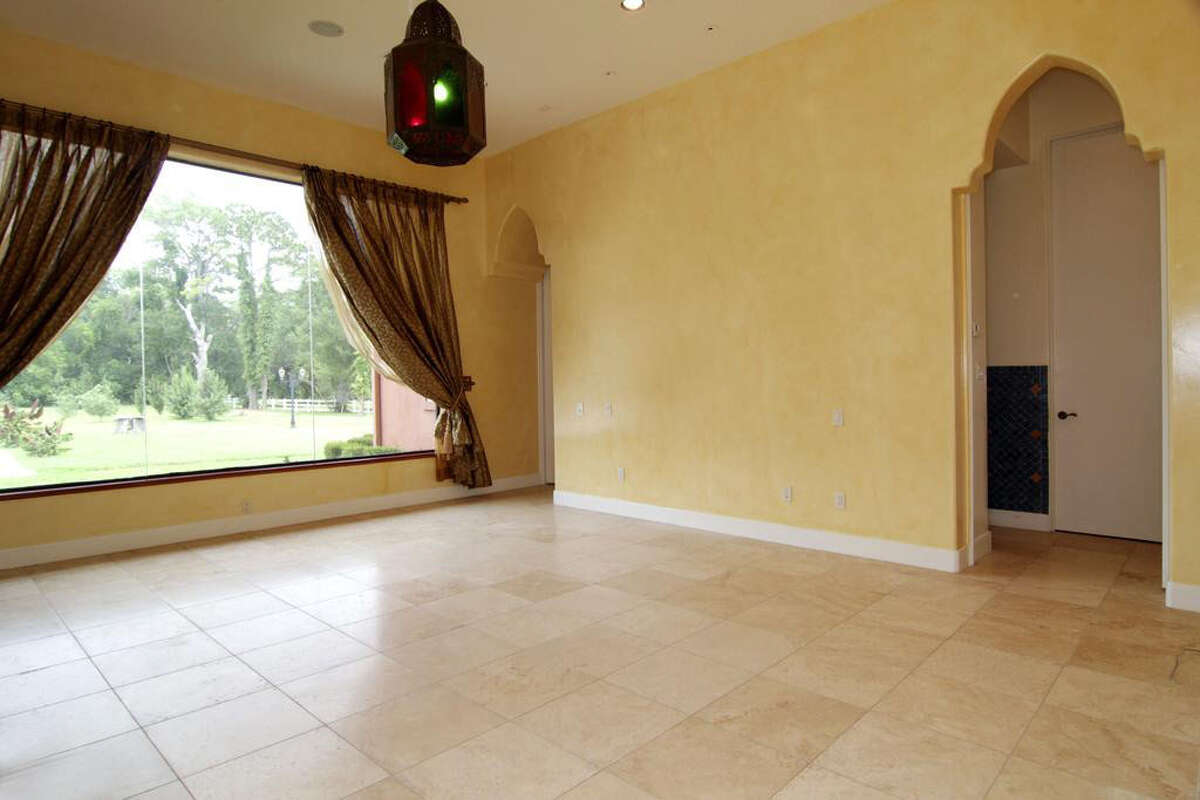 Rivercrest subdivision home for sale at 4 Rivercrest Drive