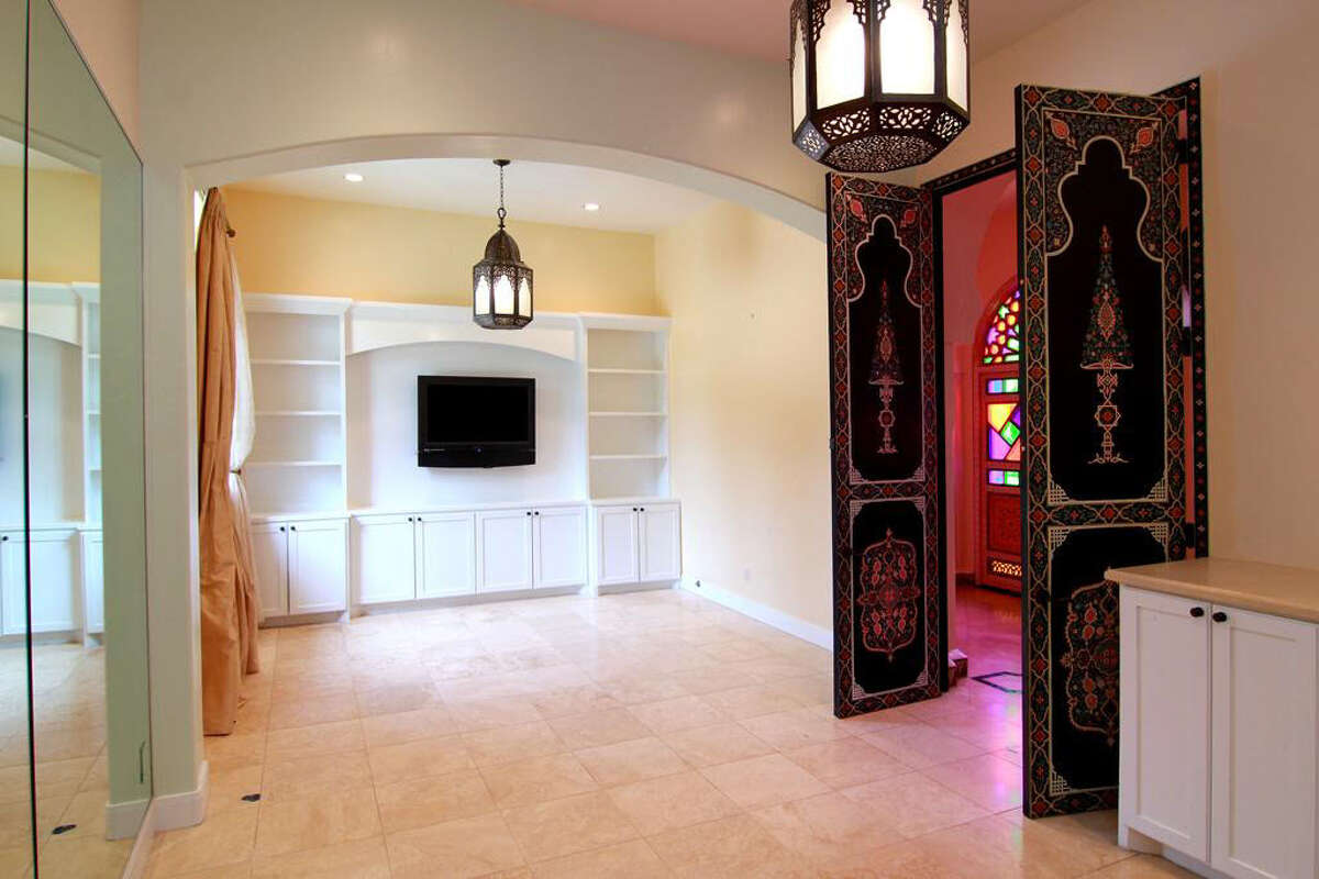 Rivercrest subdivision home for sale at 4 Rivercrest Drive