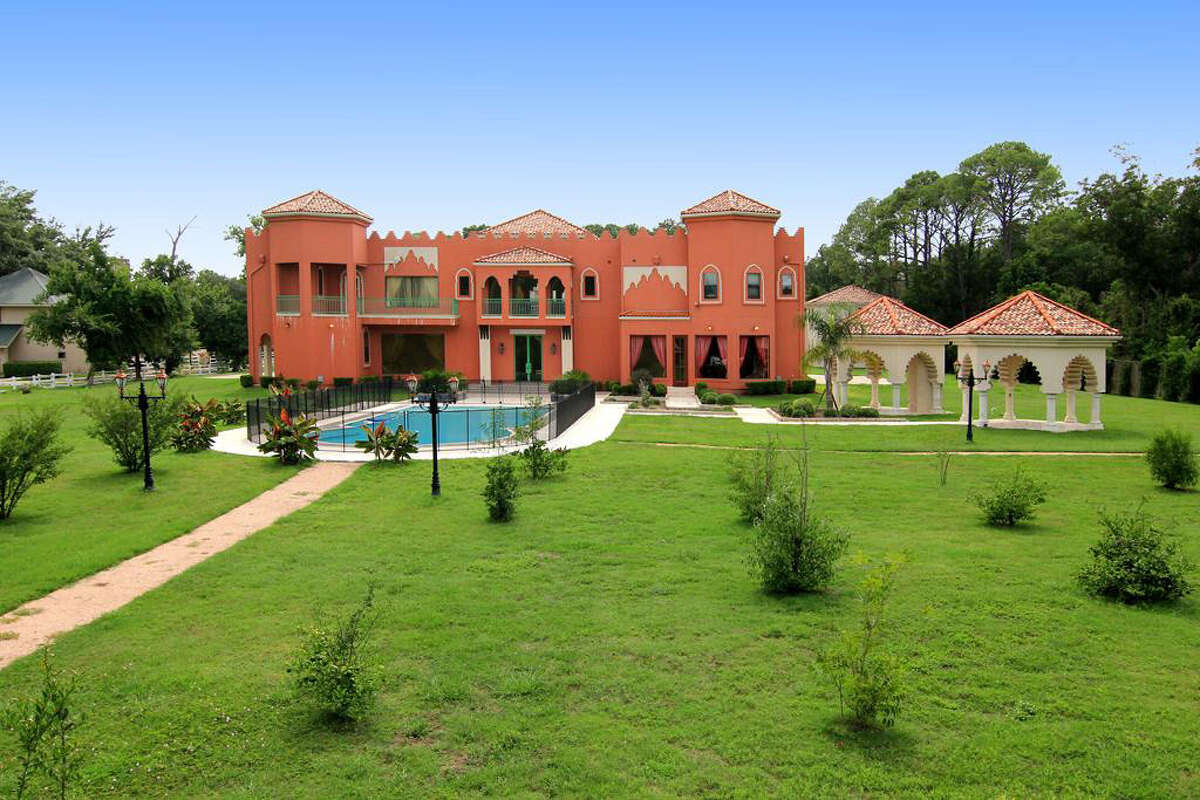 Rivercrest subdivision home for sale at 4 Rivercrest Drive