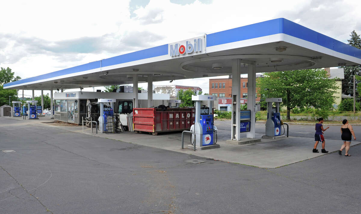 Grocer joins fuel frenzy