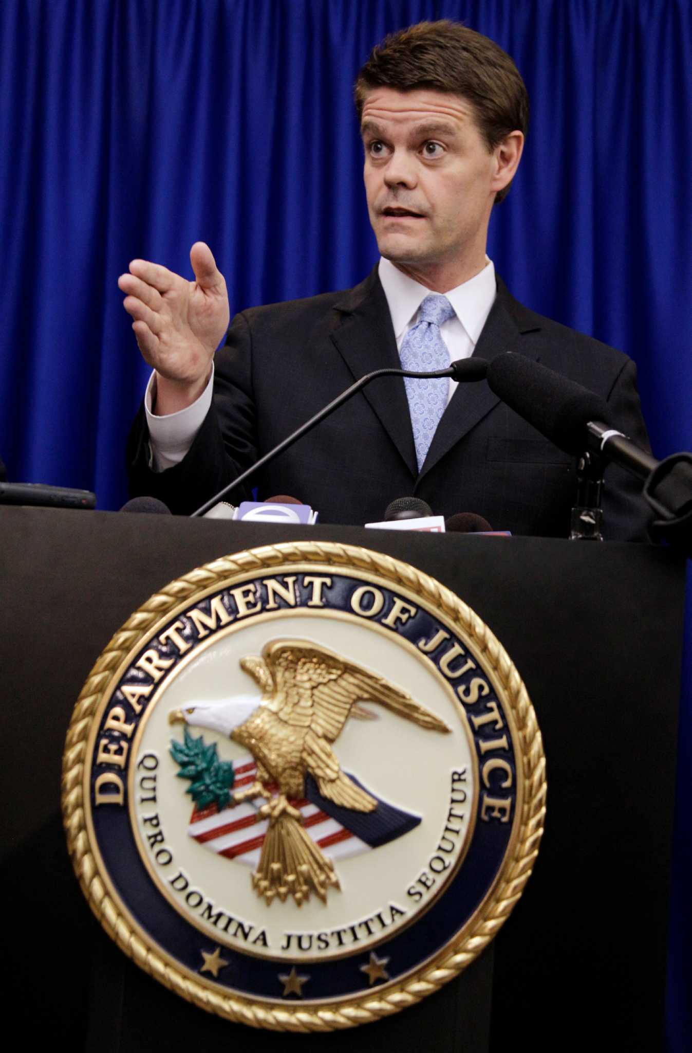 ICE director, in NY, details loan fraud scheme