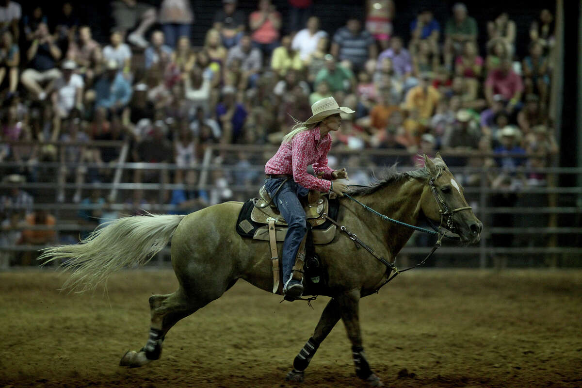 Barrel racer's special bond with horse is taking them far