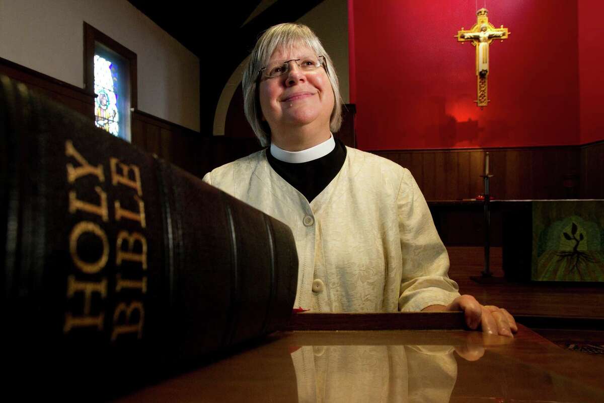 The Rev. Lisa Hunt of St. Stephen's Episcopal Church will start performing blessings of same-sex unions beginning in November.