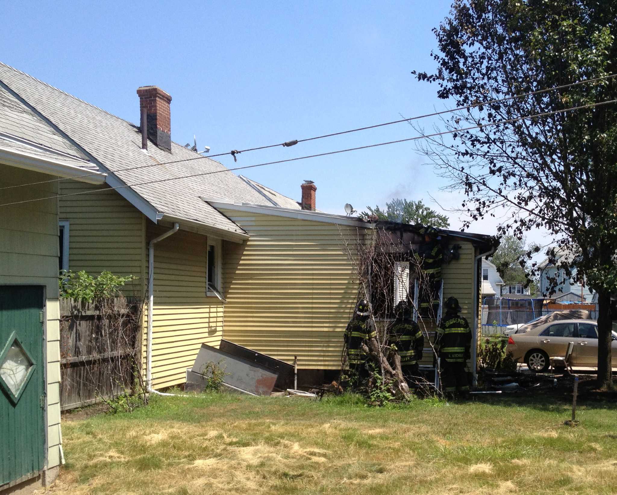 Fire damages Bridgeport house