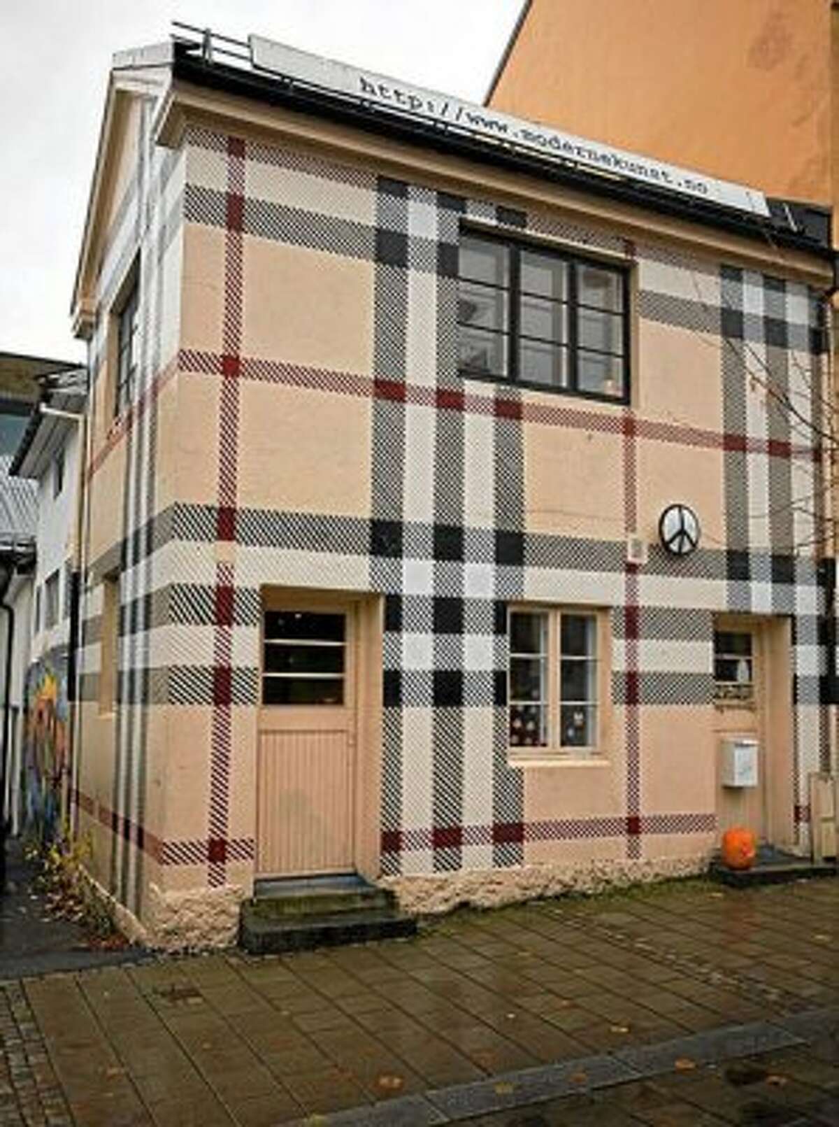 Burberry fashionista in Norway (Curbed.com / http://curbed.com/)
