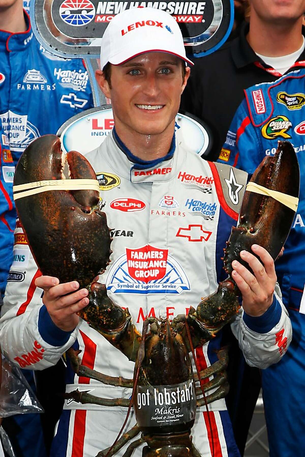 Kasey Kahne picks up Sprint Cup win