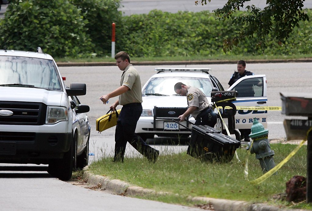 Alabama shooting suspect surrenders