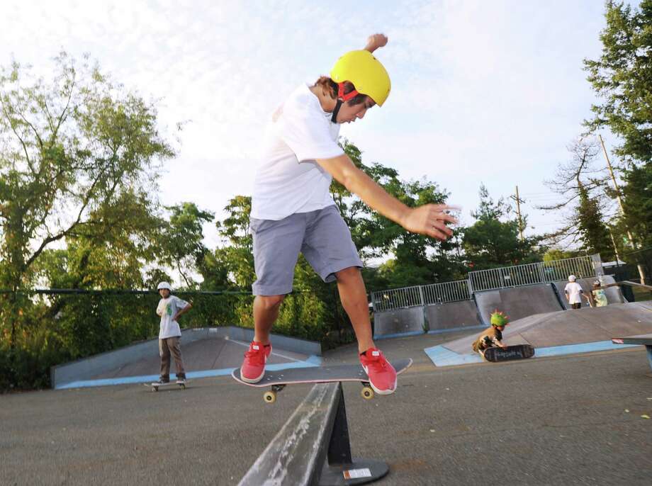 Pee Wee skateboard clinic - GreenwichTime