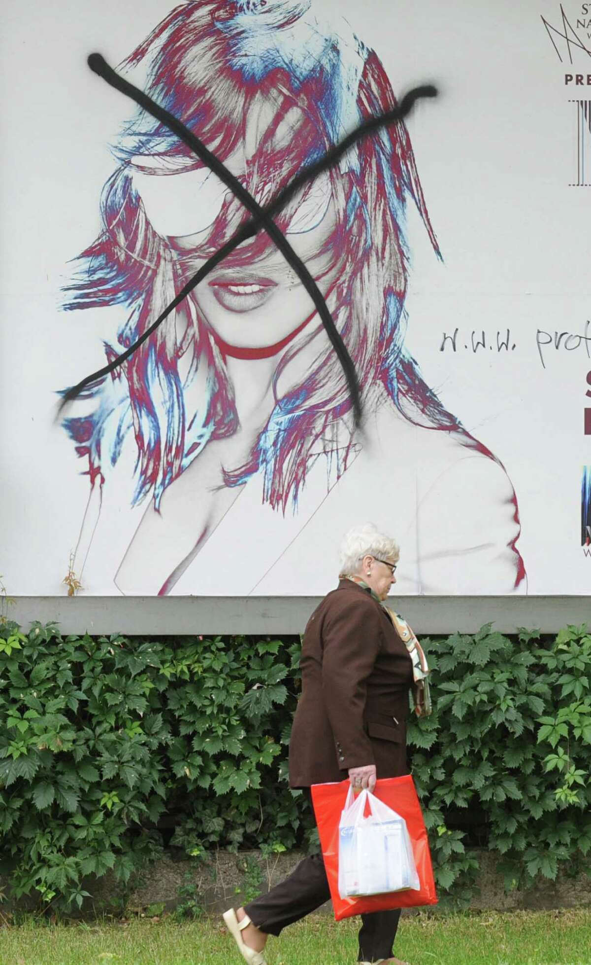 Madonna concert in Poland to open with WWII film