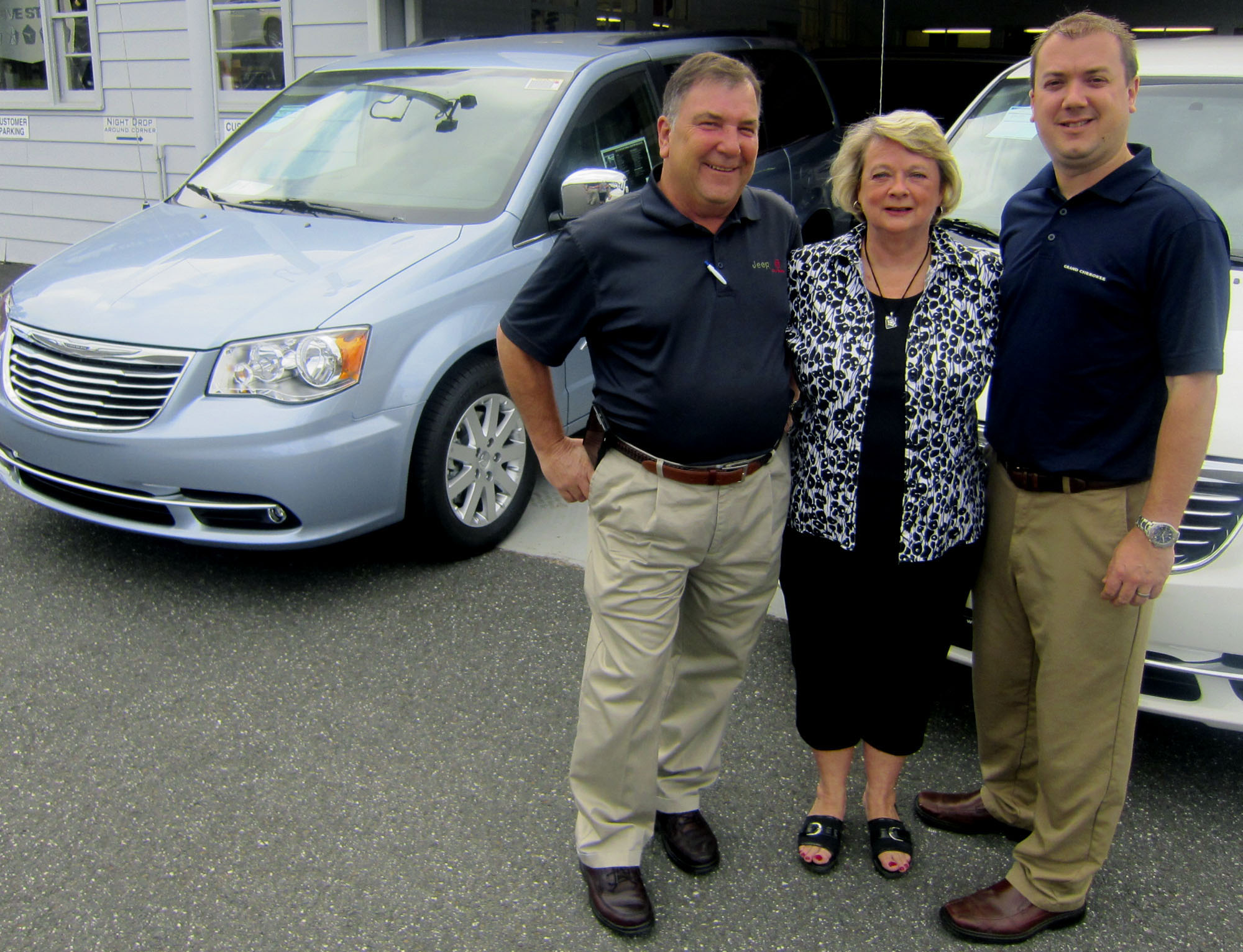 New Milford car dealer adds Chrysler