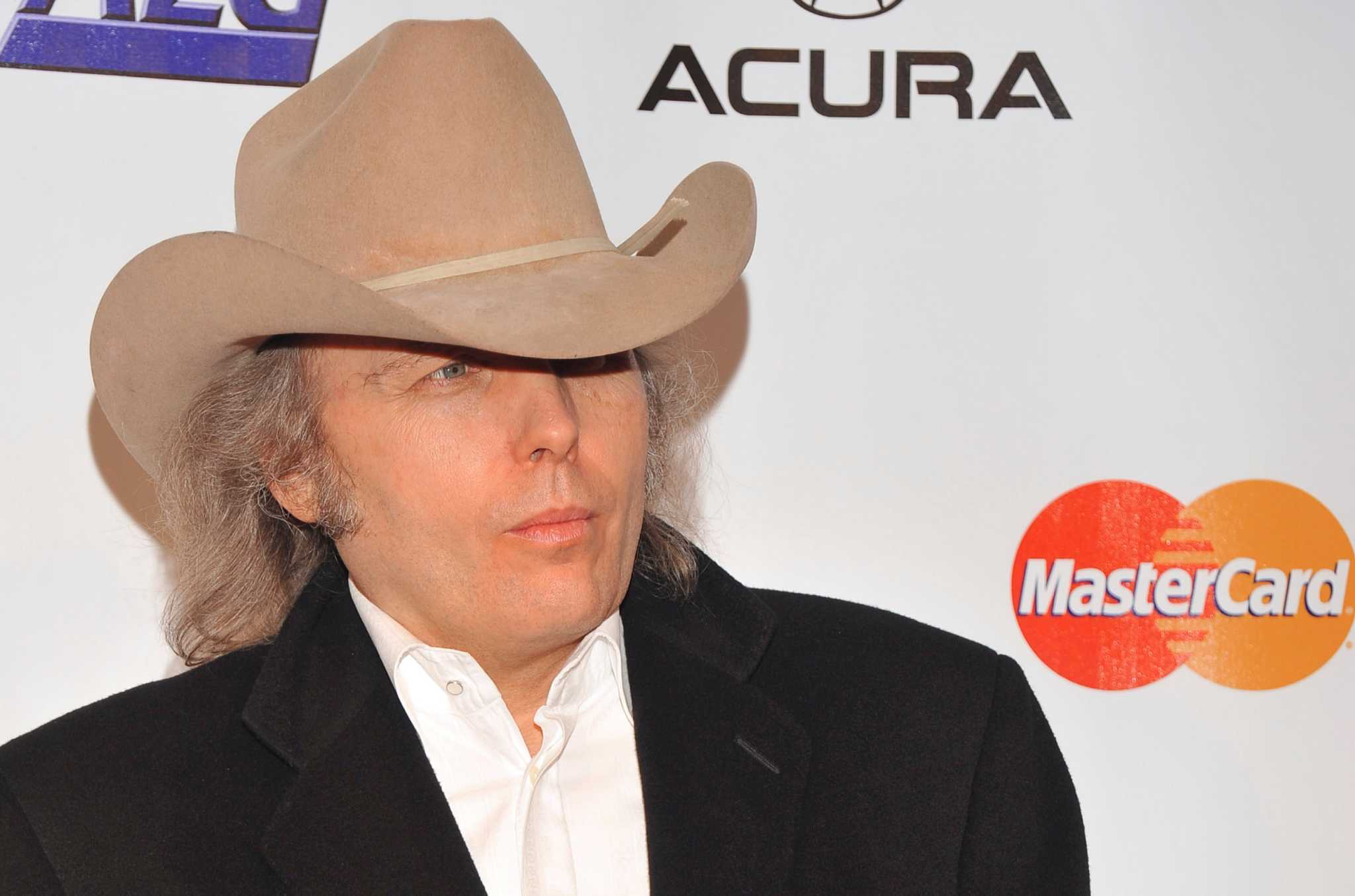 Dwight Yoakam to release '3 Pears'