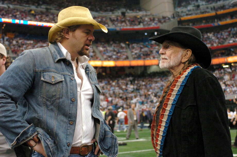 Willie Nelson Band's tour bus for sale on Craigslist - San ...