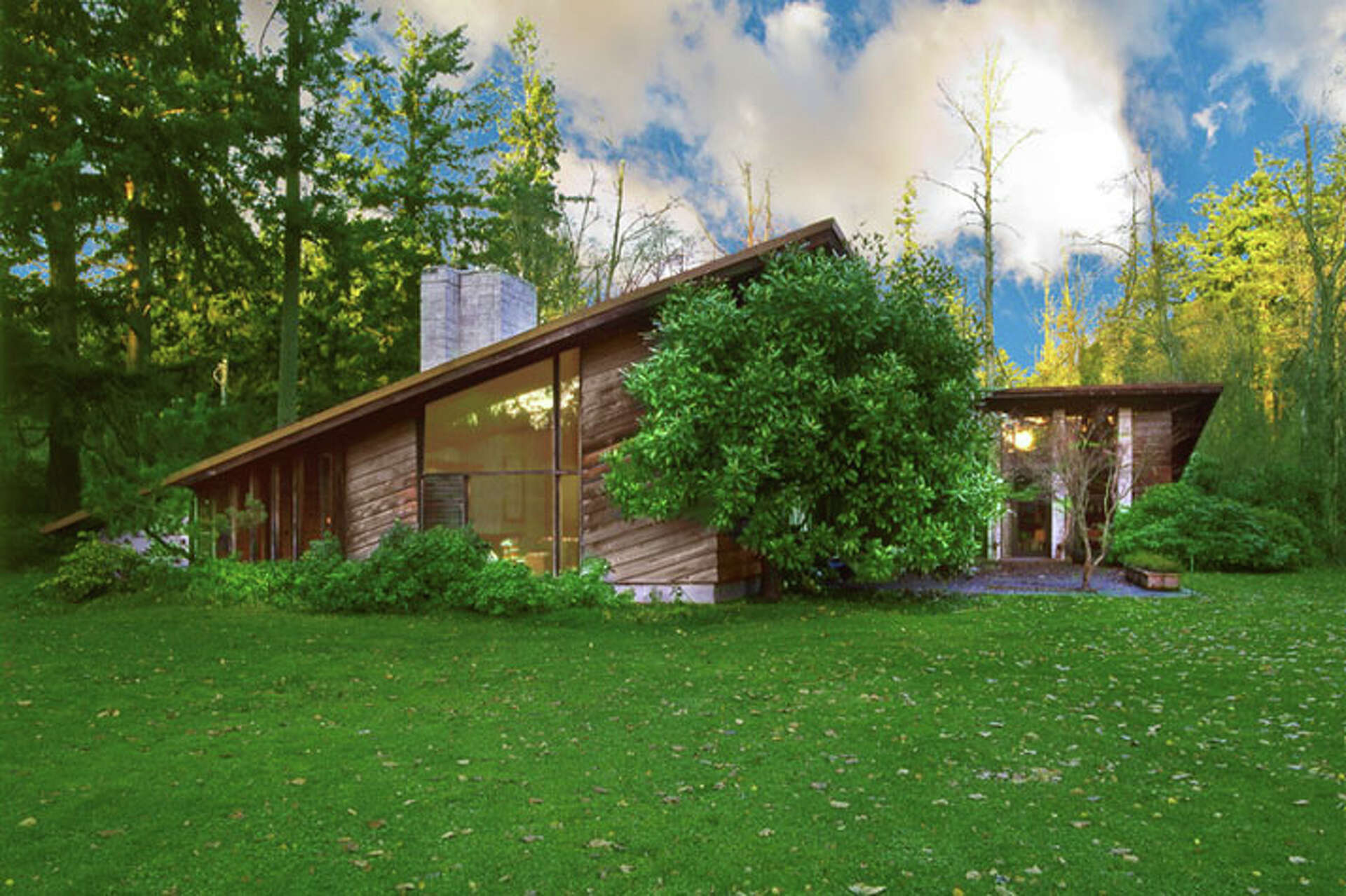 Tour a Frank Lloyd Wright home in Lakewood