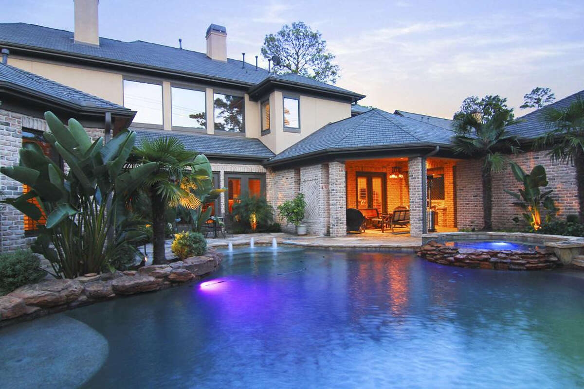 Luxury home for sale in Riedel Estates for 2.45 million