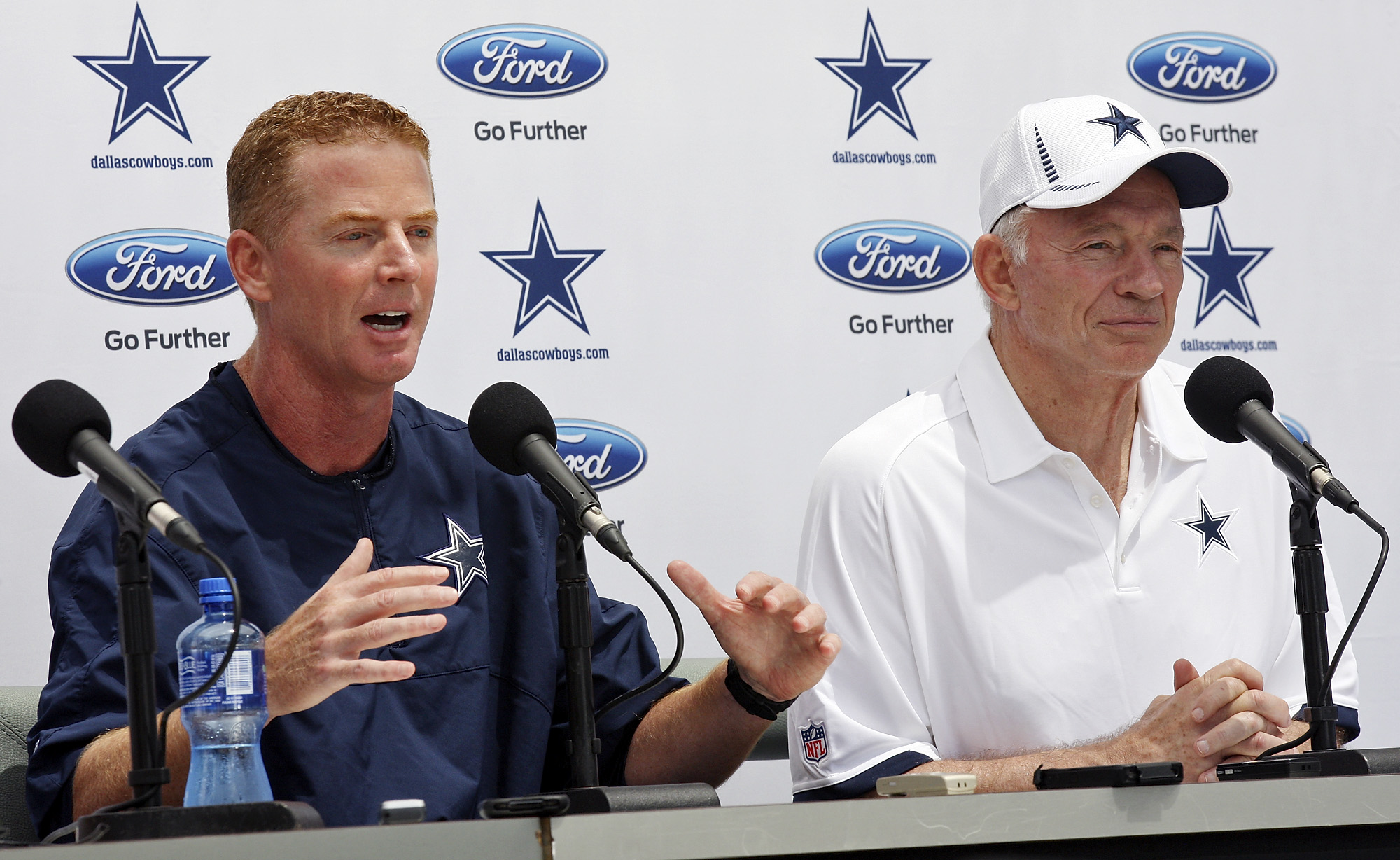 WATCH: Chris Christie, Jerry Jones celebrate Dallas Cowboys' 24-20