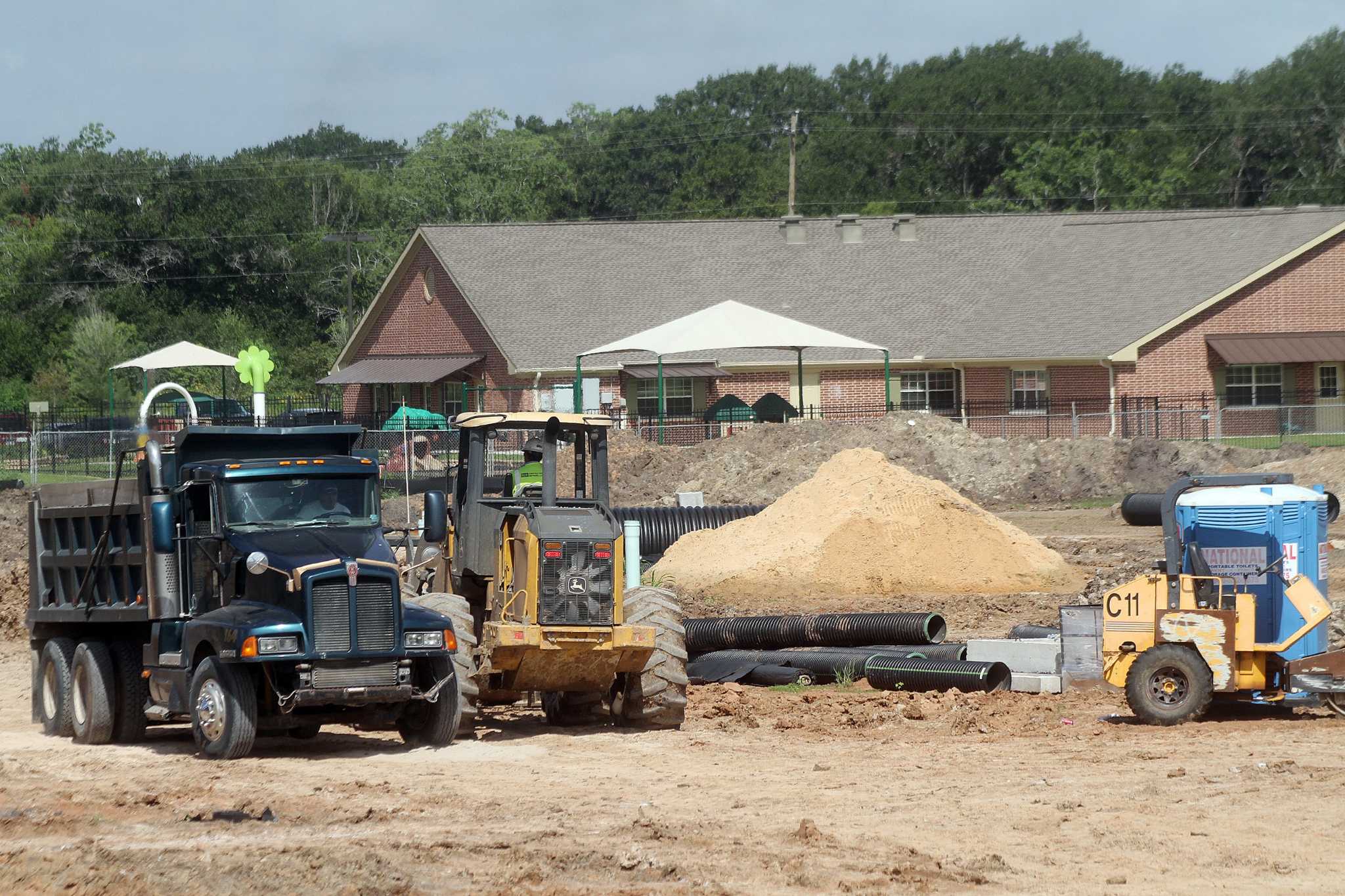 Building projects advance in Pearland area