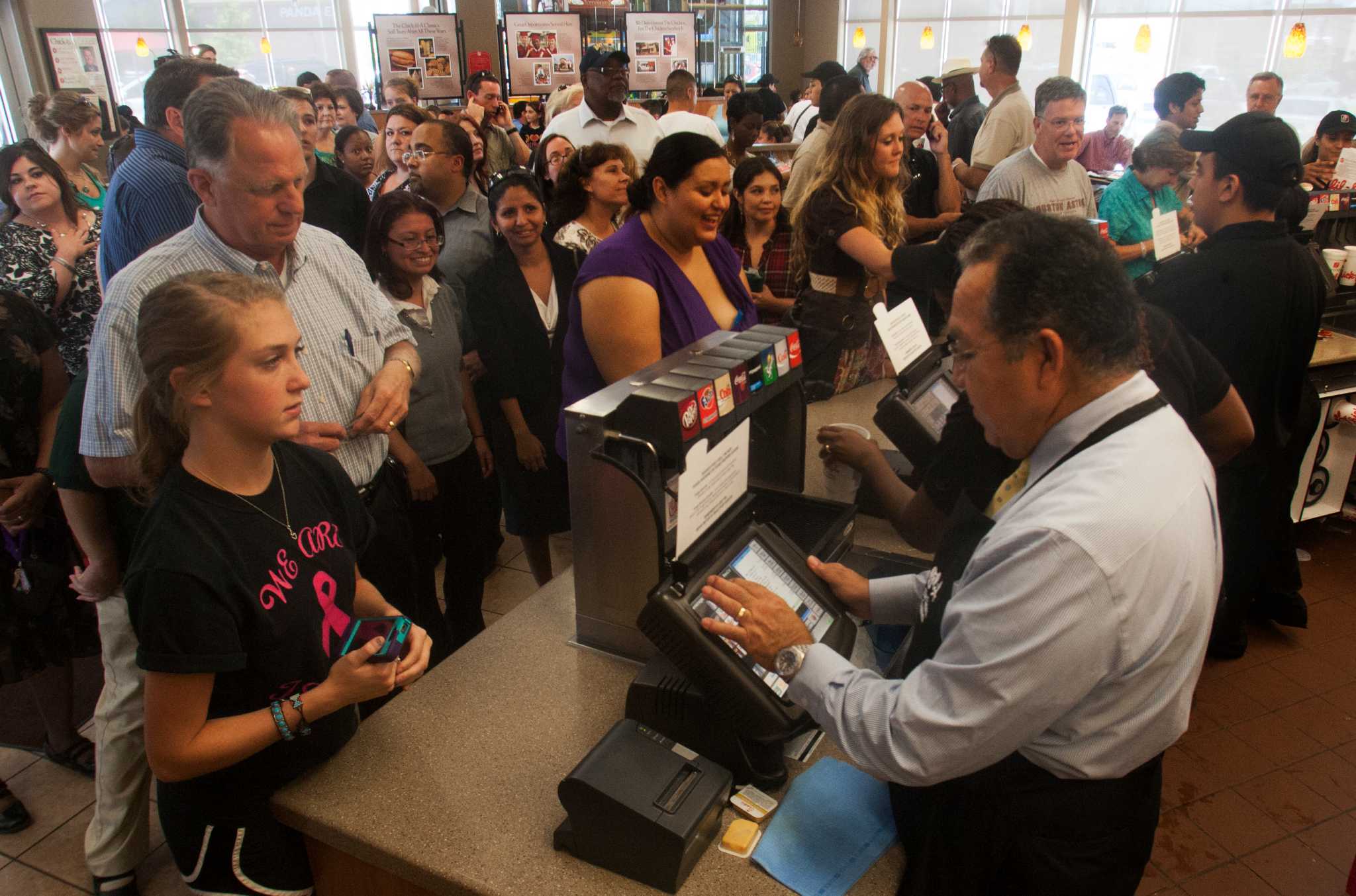 Crowds flock to ChickfilA to back antigay marriage view