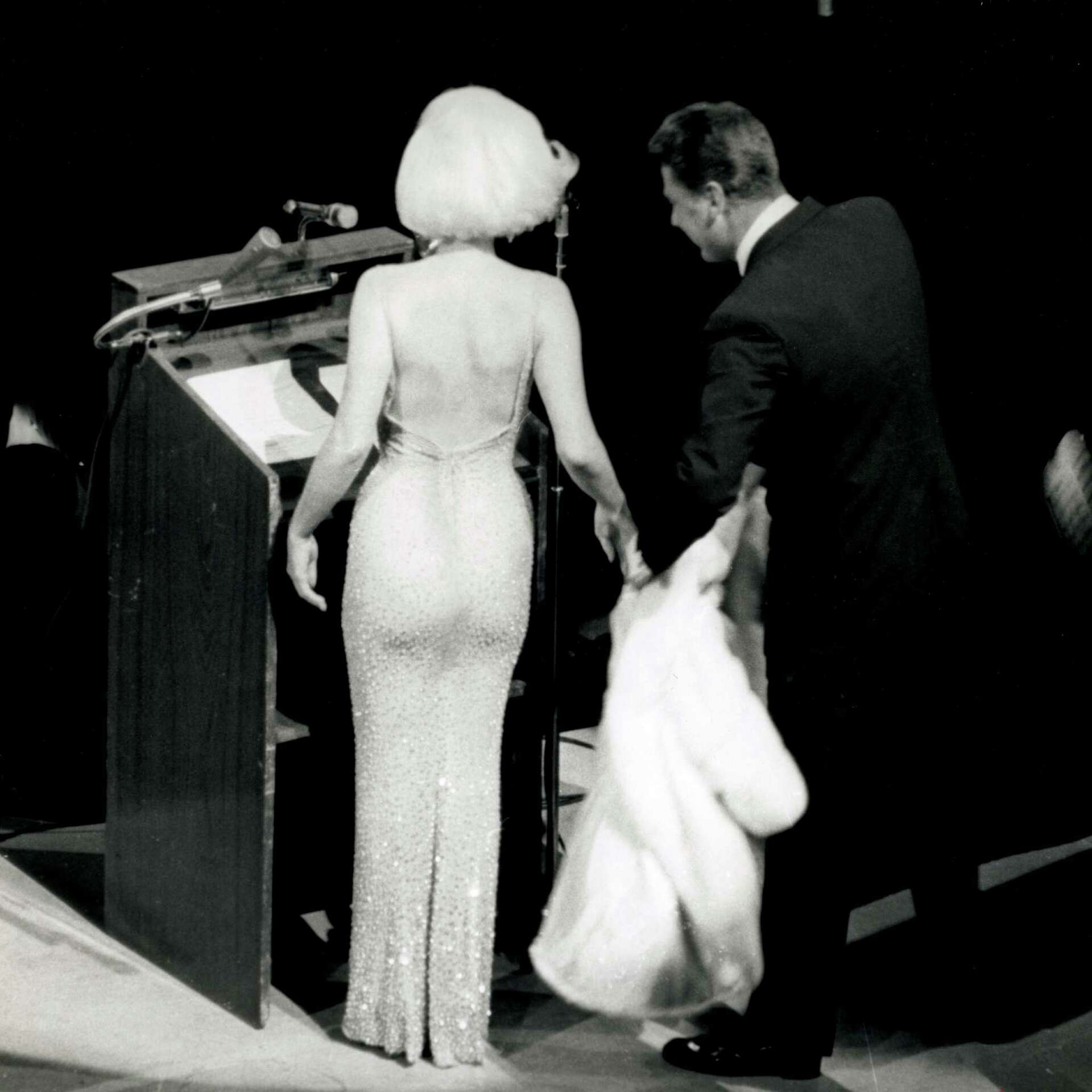 Marilyn Monroe, already a film and cultural icon, emerges as fashion star on anniversary of her death Marilyn Monroe, already a film and cultural icon, emerges as fashion star on anniversary of her death