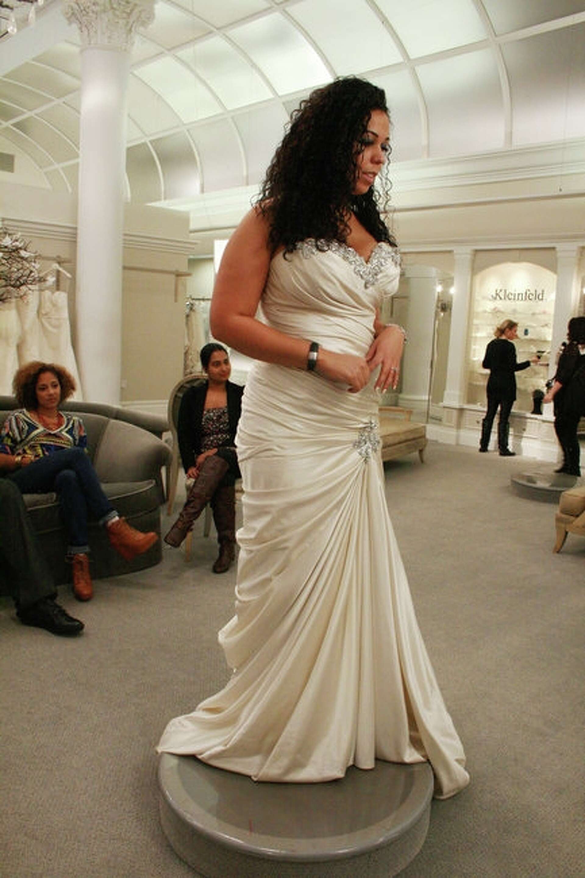 Bennifer returns: Jennifer Lopez, Ben Affleck marry in Las Vegas  drive-through wedding, image size:1920x2882