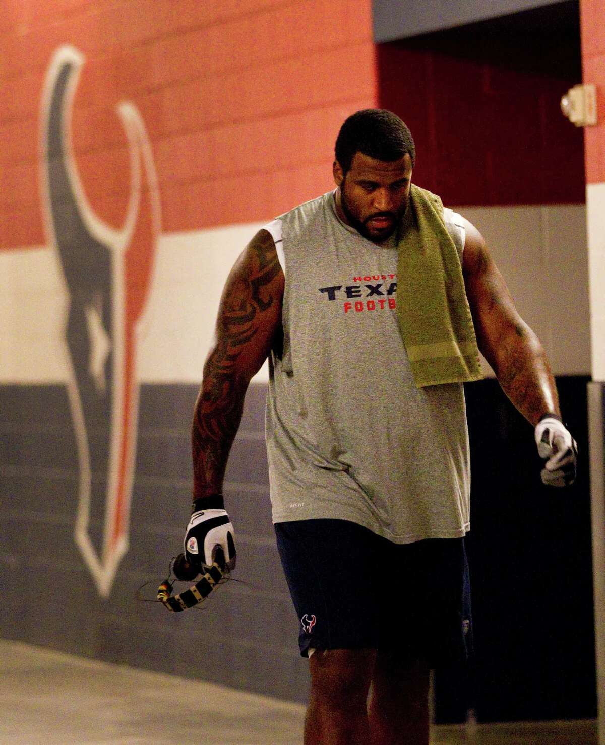 Texans expected to activate Duane Brown