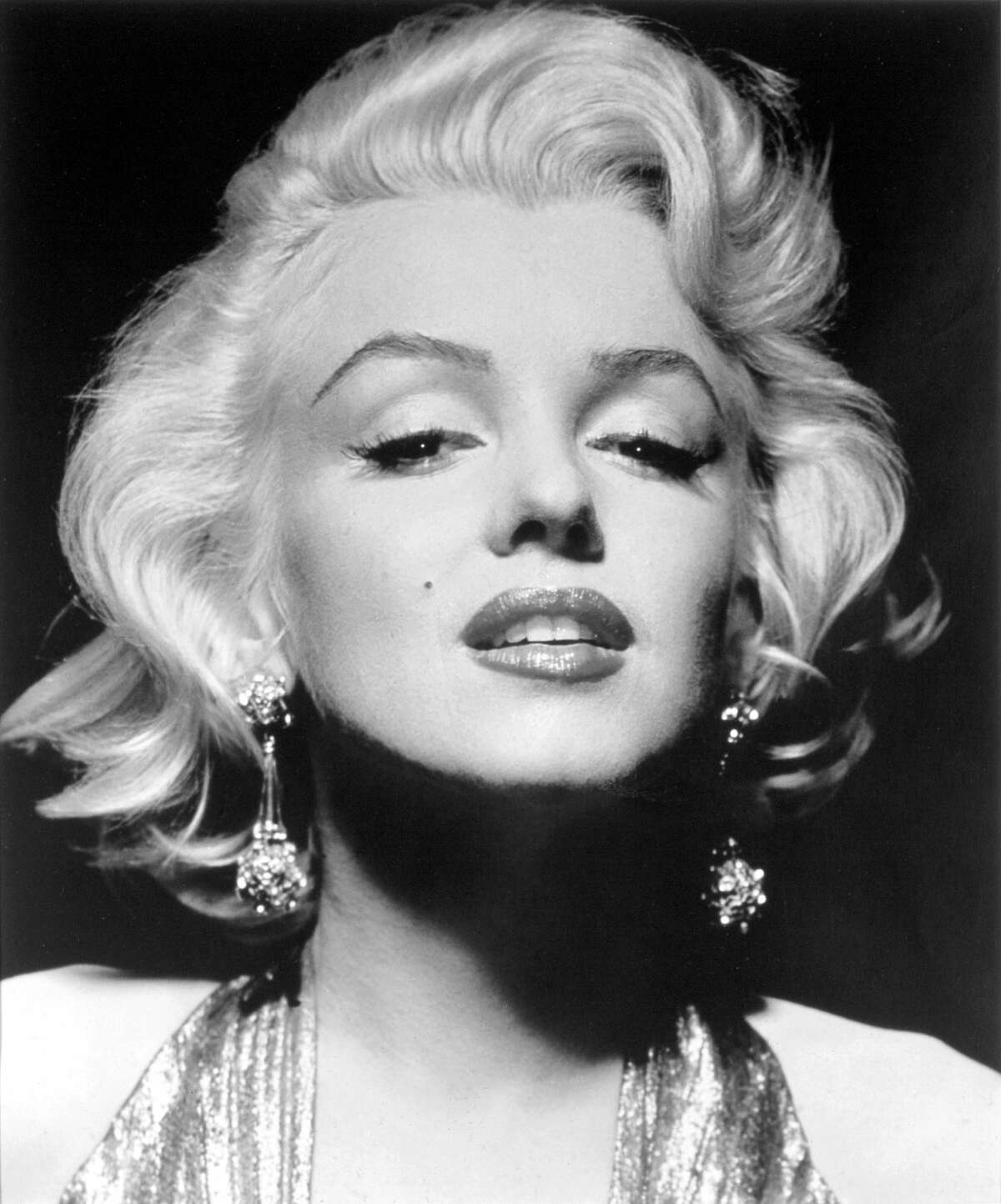 Monroe highlighted beauty with basic colors