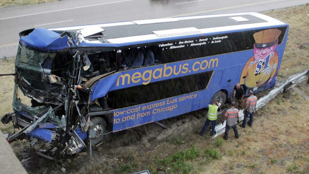 Megabus crash in Illinois; 1 dead, 3 dozen hurt