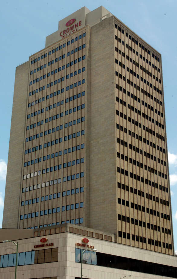 Lawsuit Crowne Plaza Is In Default San Antonio Express News Crowne Plaza Hotel In Downtown San Antonio On Wednesday July 5 2006 John Davenport