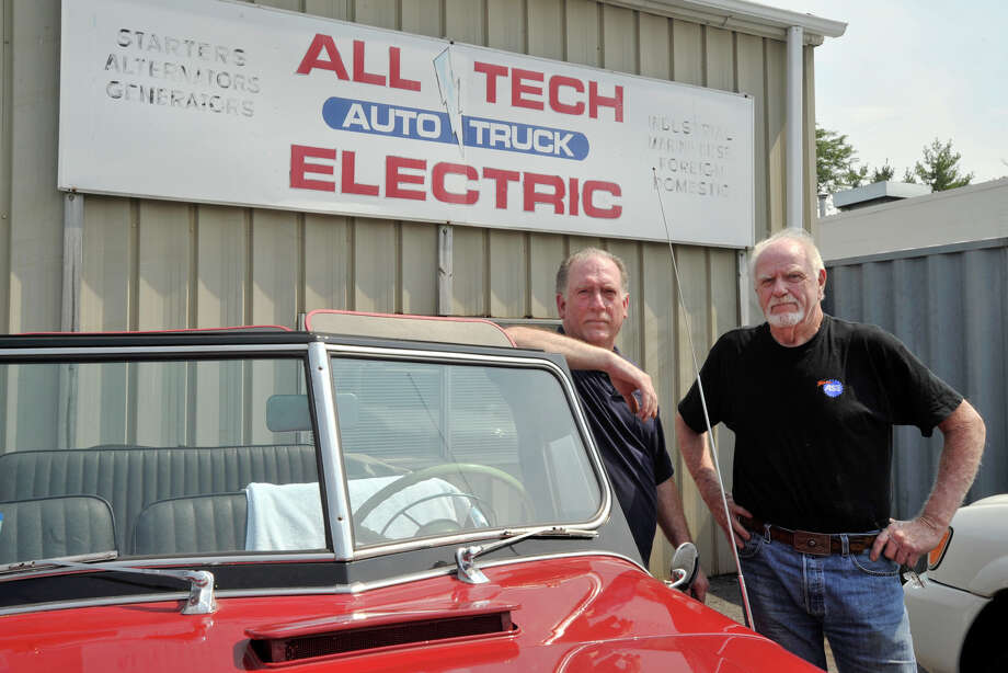 All Tech Sees Success Despite Slow Economy Newstimes Joe Fiore Left And Bill Williams Co Owners Of All Tech Auto