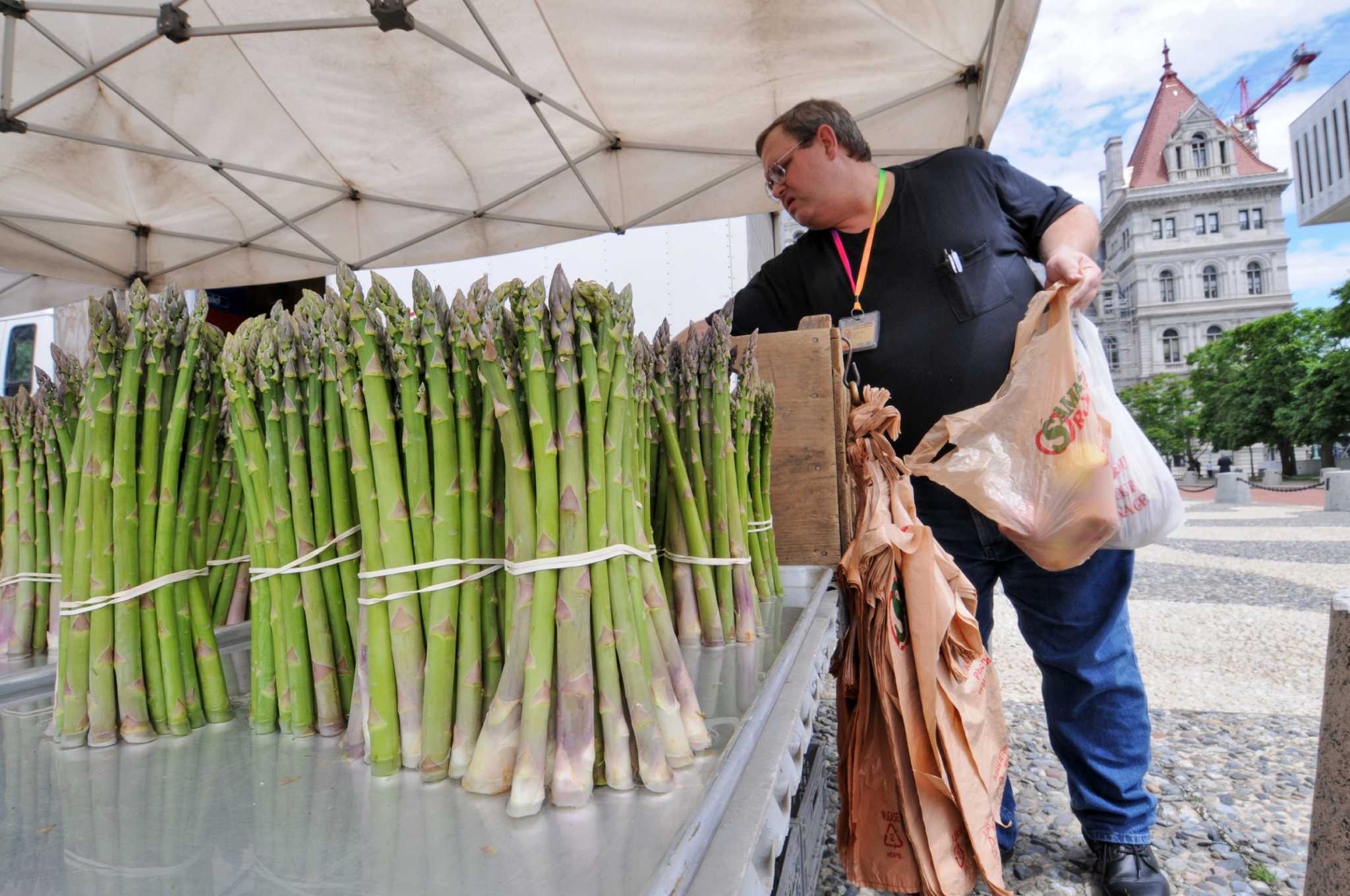 Local Cravings Farmers markets grow with local food cravings