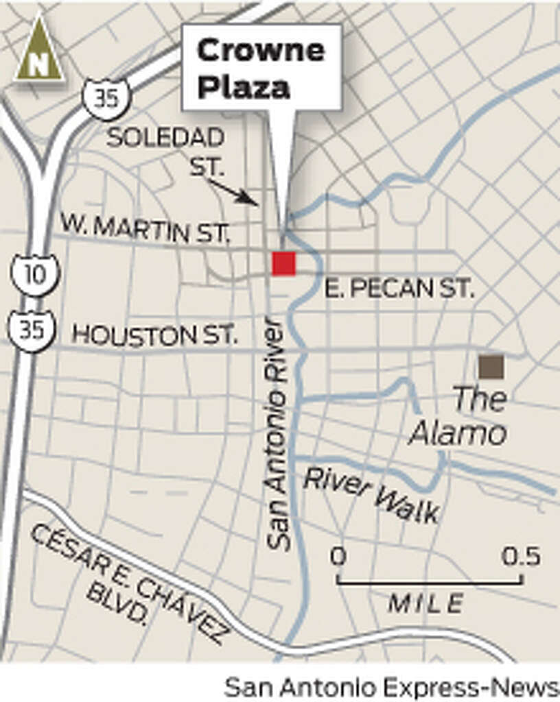 Lawsuit Crowne Plaza Is In Default San Antonio Express News Photo Mike Fisher