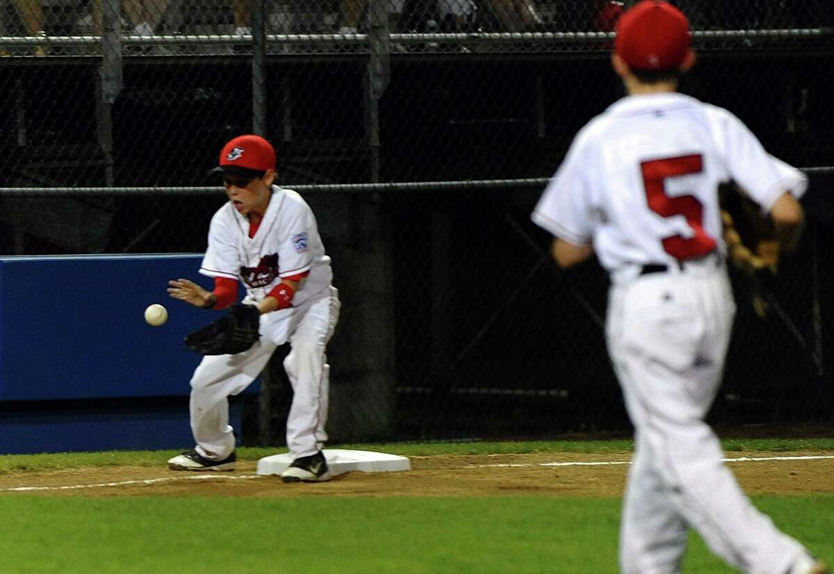 Meury hurls Fairfield American past Rhode Island 10