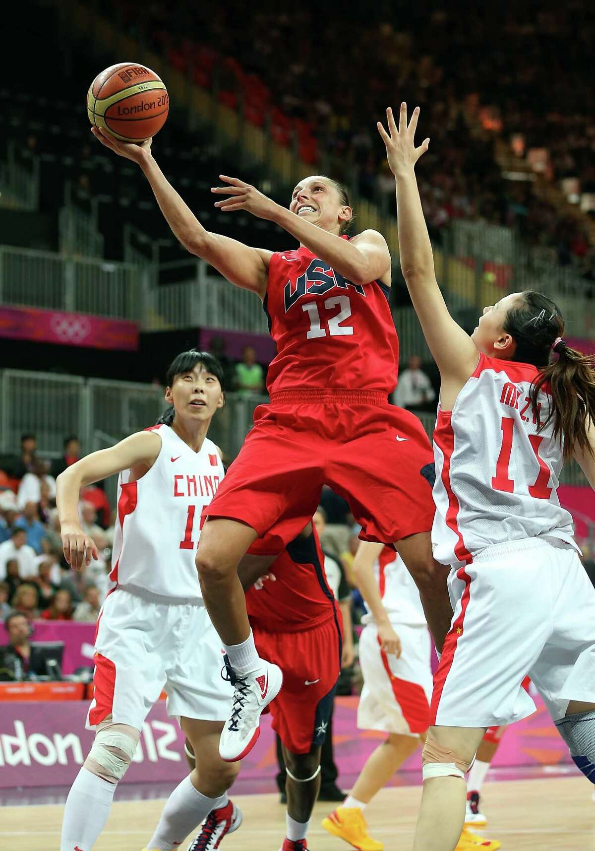 USA women rout China in basketball