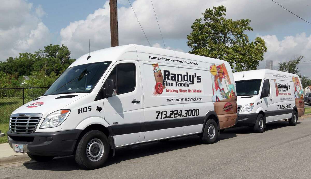 Mobile 'grocers' key in to Lone Star card market