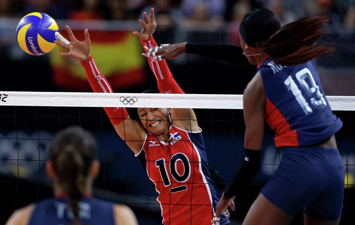 Volleyball: U.S. women win quarterfinal match