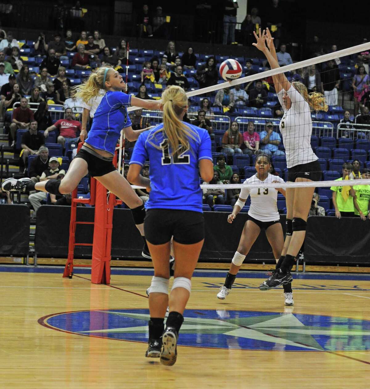 Volleyball Friendswood eyeing state title in 2012