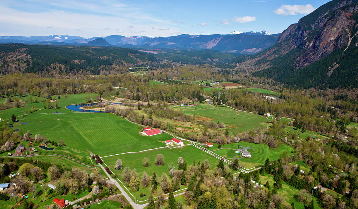 Huge farm estate for sale in North Bend