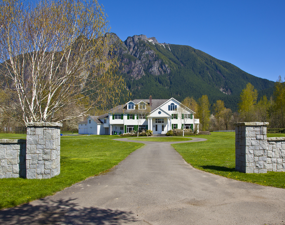 Huge farm estate for sale in North Bend