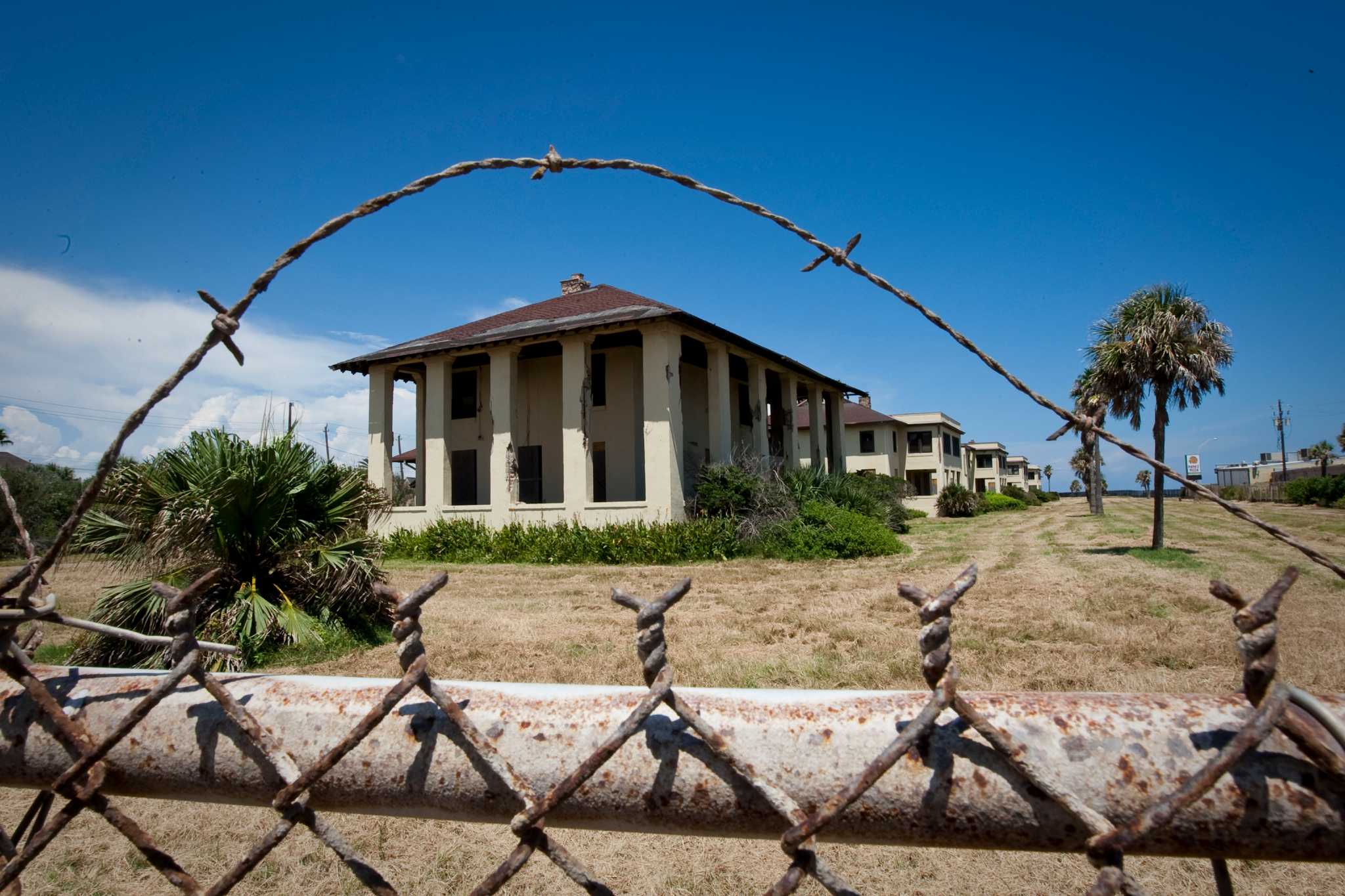 Galveston #39 s Fort Crockett rots as legal battle drags on