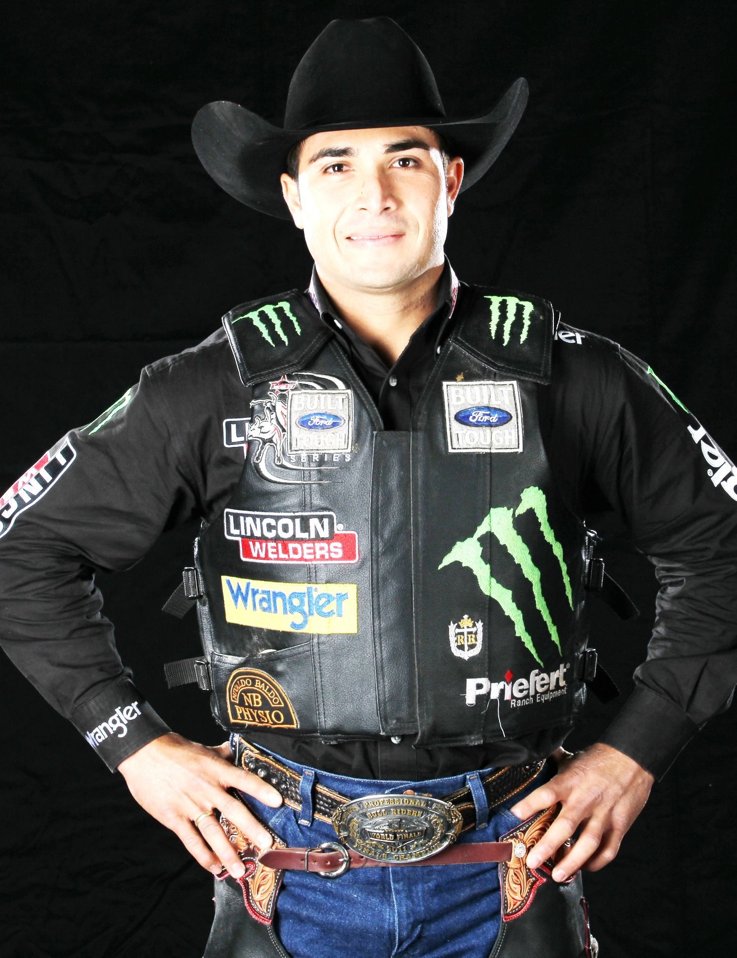 Top bull rider happy to be back in S.A. San Antonio ExpressNews